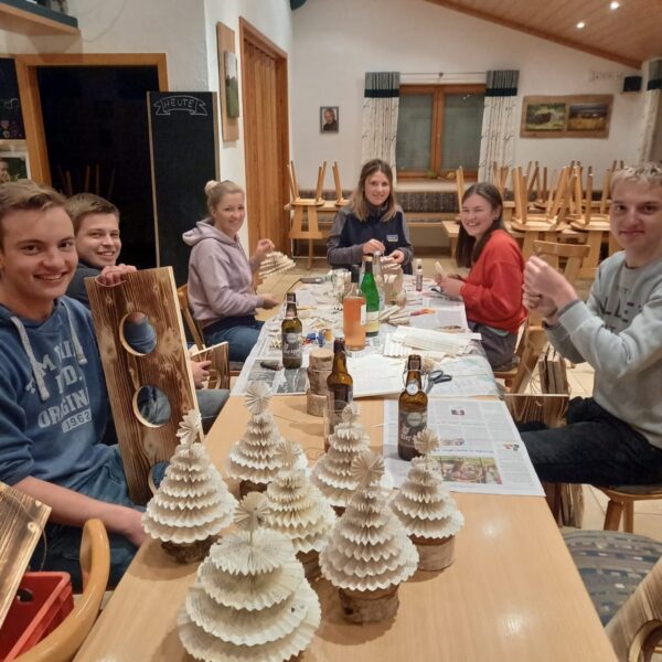 Bastelaktion Jugendausschuss