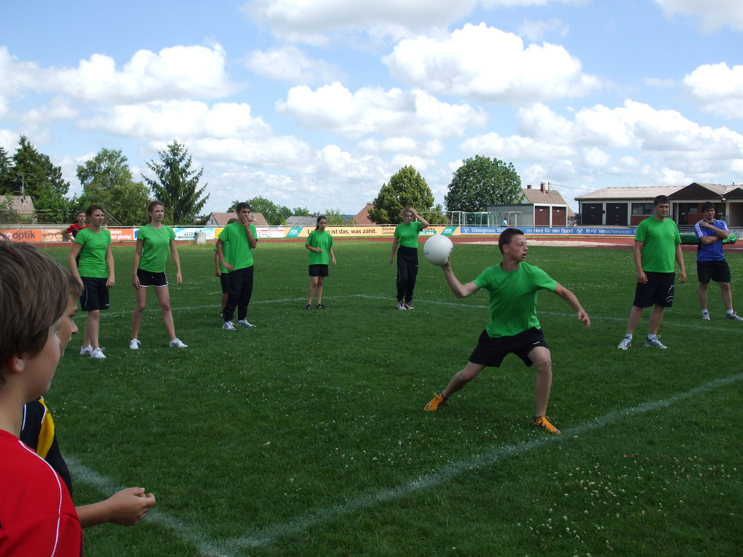 Foto Voelkerball Horner Sportler